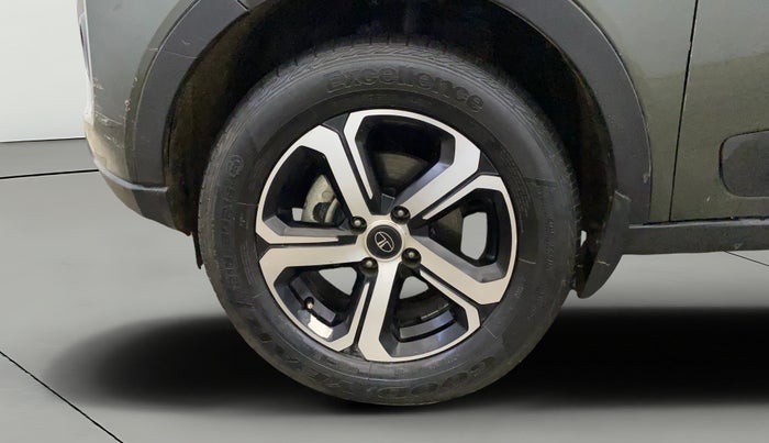 2023 Tata NEXON XZA PLUS DIESEL, Diesel, Automatic, 31,990 km, Left Front Wheel