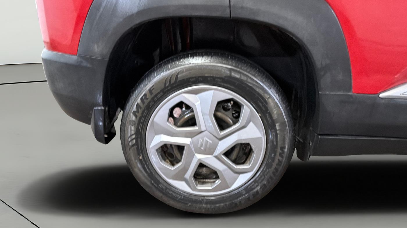2022 Maruti BREZZA VXI AT SMART HYBRID, Petrol, Automatic, 46,162 km, Right Rear Wheel