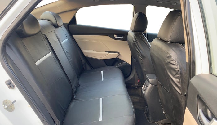 2018 Hyundai Verna 1.6 VTVT SX O, Petrol, Manual, 75,339 km, Right Side Rear Door Cabin