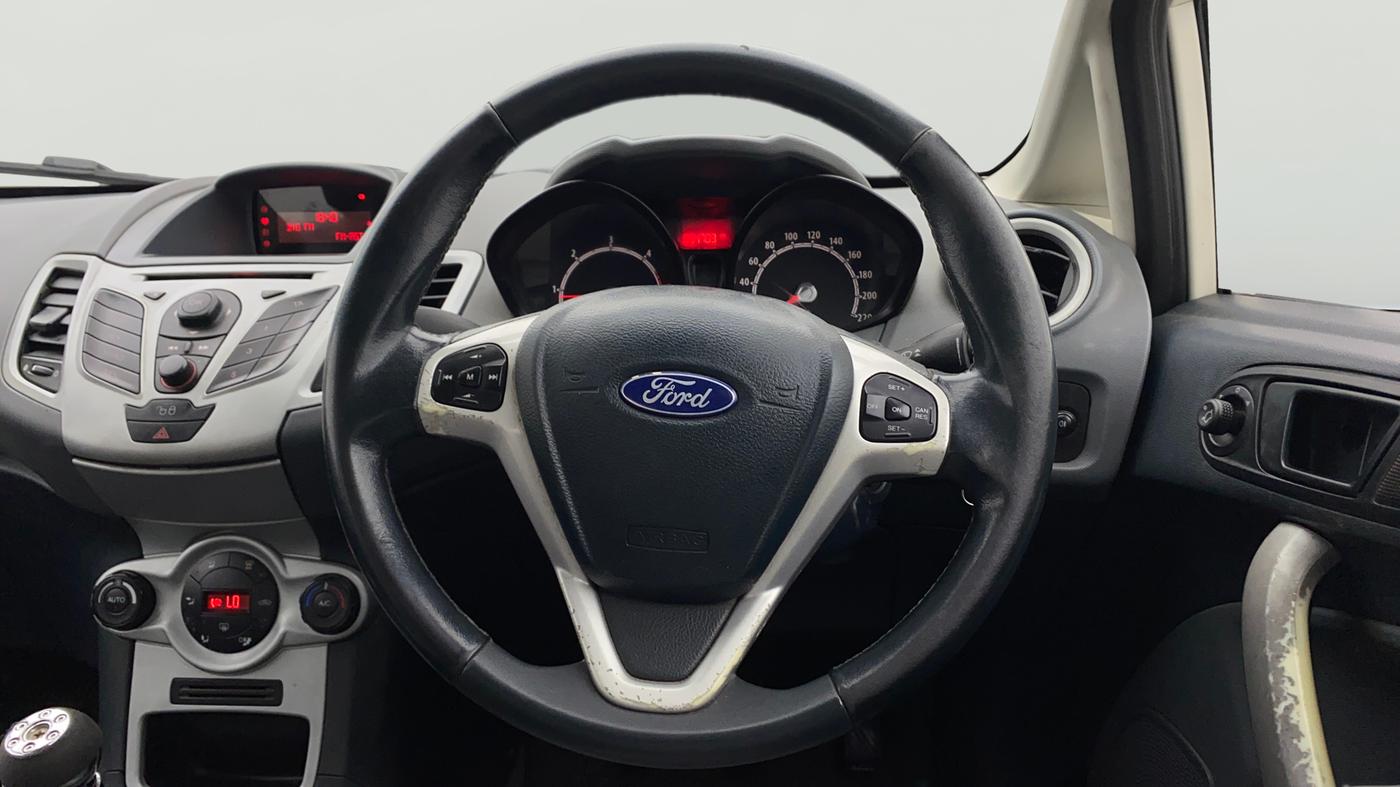 2013 Ford Fiesta STYLE DIESEL, Diesel, Manual, 94,705 km, Steering Wheel Close Up
