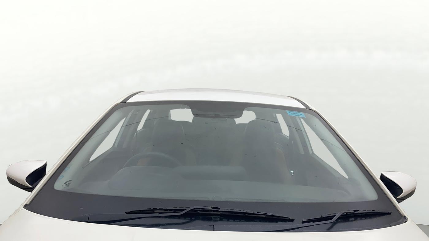2023 Hyundai NEW I20 SPORTZ 1.2 MT, Petrol, Manual, 26,355 km, Front Windshield