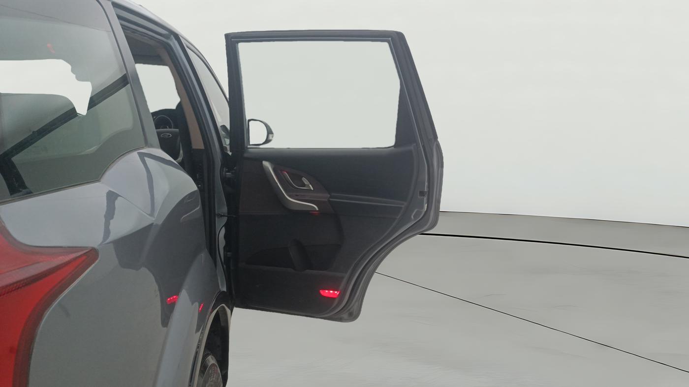 2014 Mahindra XUV500 W8, Diesel, Manual, 92,798 km, RHS Rear Door