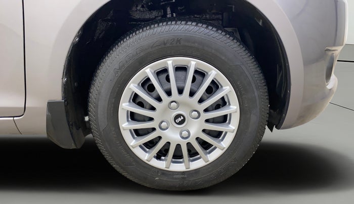 2013 Maruti Swift VXI, Petrol, Manual, 60,807 km, Right Front Wheel