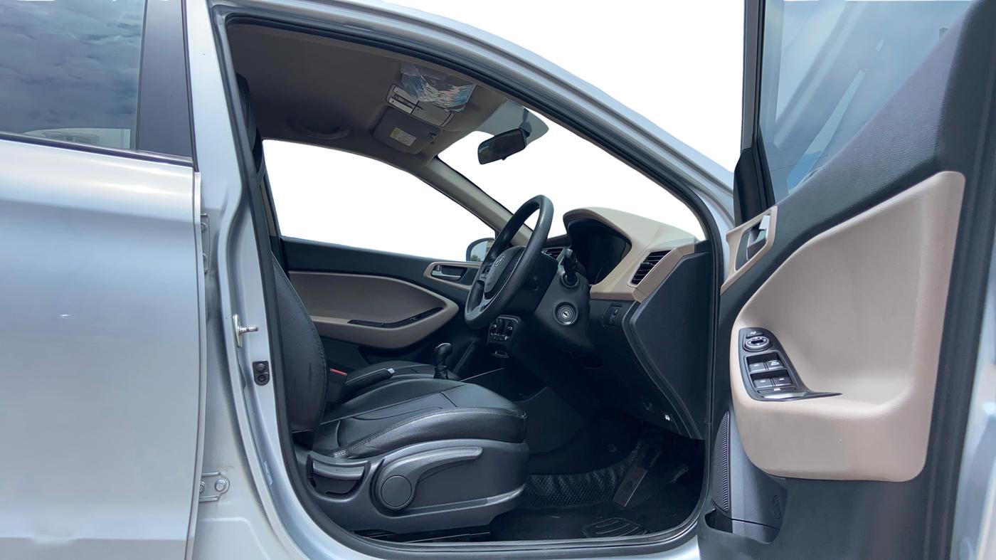 2019 Hyundai Elite i20 SPORTZ PLUS 1.2, Petrol, Manual, 35,759 km, Right Side Front Door Cabin