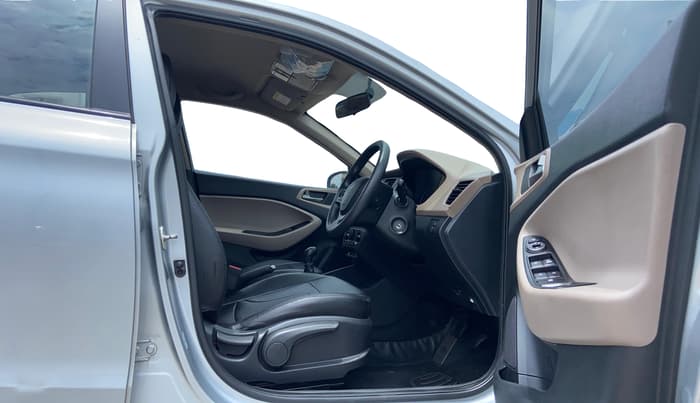 2019 Hyundai Elite i20 SPORTZ PLUS 1.2, Petrol, Manual, 35,759 km, Right Side Front Door Cabin