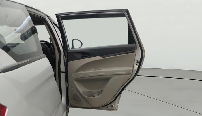 2018 Mahindra MARAZZO M2 7STR, Diesel, Manual, 85,222 km, RHS Rear Door