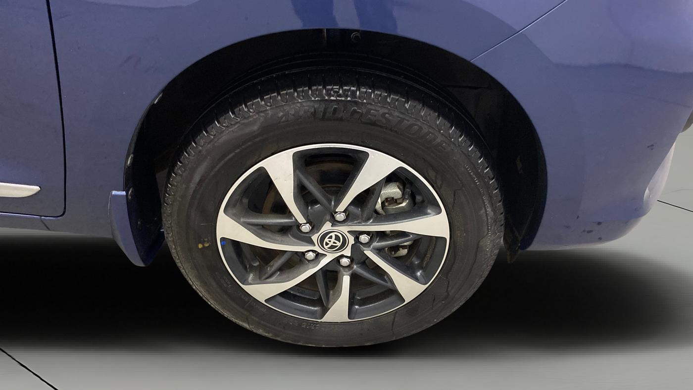 2024 Toyota RUMION  V MT , Petrol, Manual, 10,286 km, Right Front Wheel