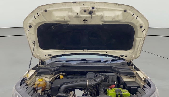 2022 Mahindra XUV300 W8 1.5 DIESEL, Diesel, Manual, 1,02,718 km, Open Bonet