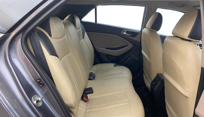 2019 Hyundai Elite i20 SPORTZ PLUS 1.2, Petrol, Manual, 25,492 km, Right Side Rear Door Cabin