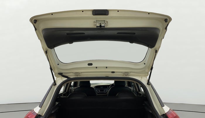 2015 Hyundai Elite i20 SPORTZ 1.2 (O), Petrol, Manual, 52,177 km, Boot Door Open