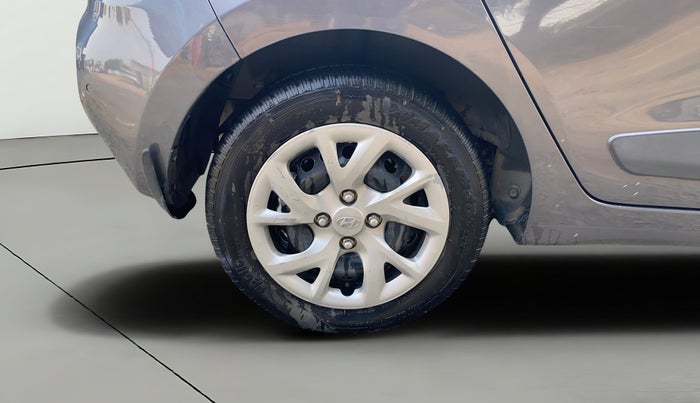 2017 Hyundai Grand i10 SPORTZ (O) 1.2 KAPPA VTVT, Petrol, Manual, 35,629 km, Right Rear Wheel