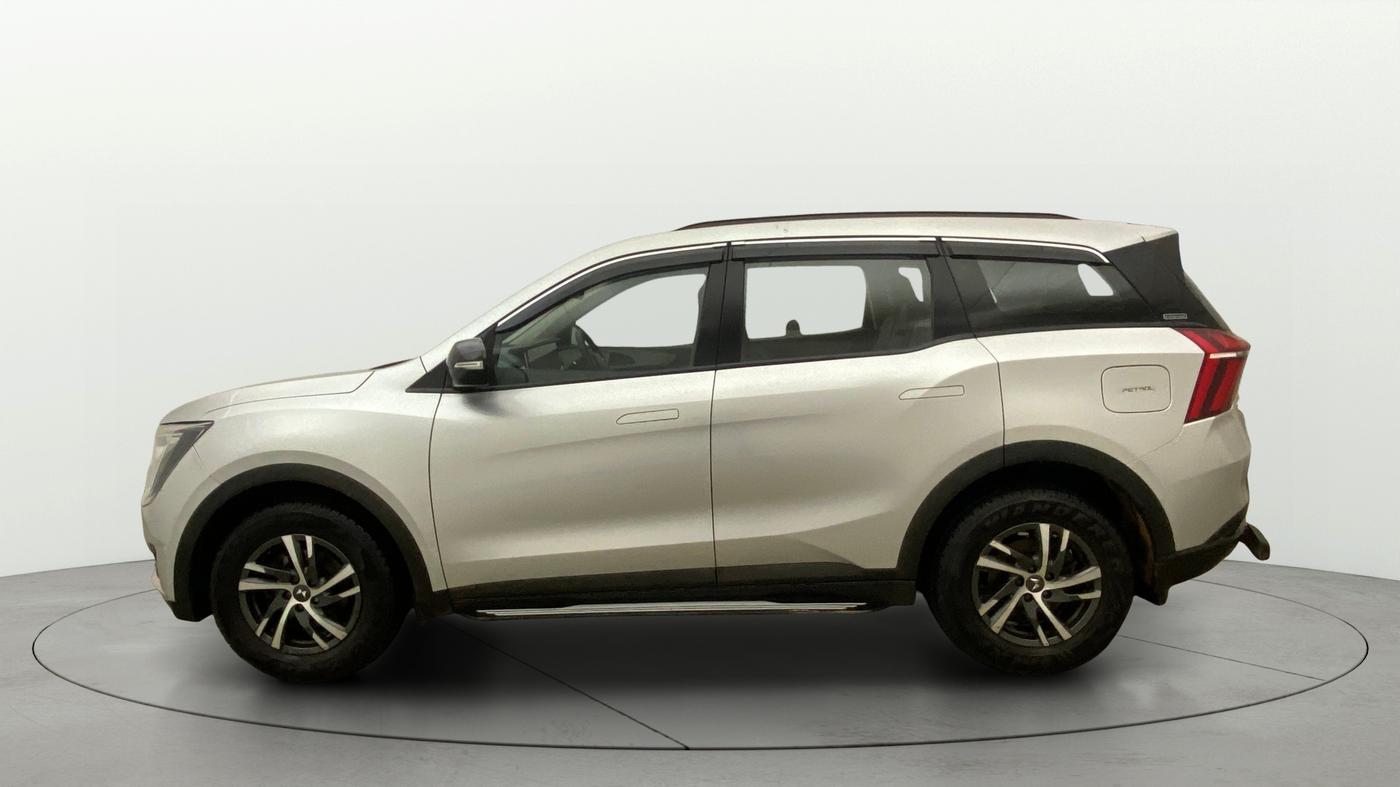2022 Mahindra XUV700 AX 5 P MT 7 STR, Petrol, Manual, 86,107 km, Left Side