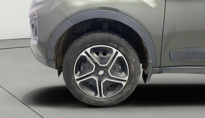 2020 Tata NEXON XZ PETROL, Petrol, Manual, 52,207 km, Left Front Wheel