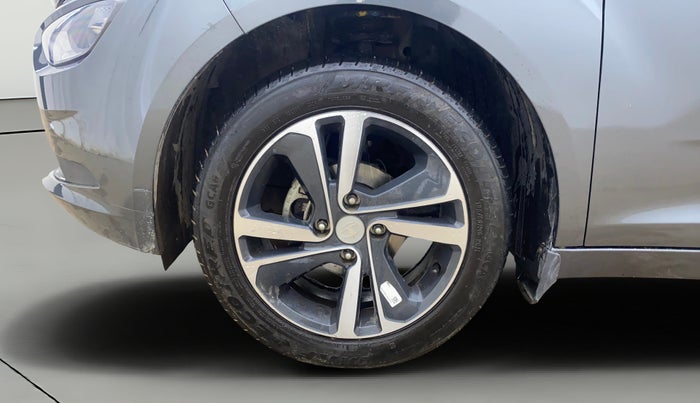 2024 Tata ALTROZ XZ PETROL, Petrol, Manual, 6,794 km, Left Front Wheel