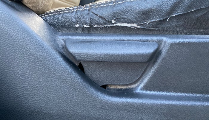 2016 Hyundai Eon ERA +, Petrol, Manual, 57,362 km, Third Seat Row ( optional )