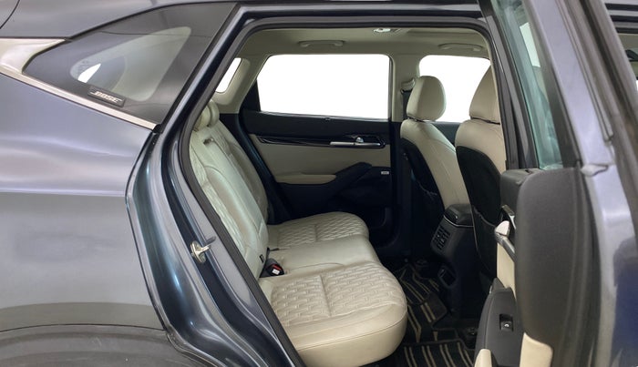 2019 KIA SELTOS HTX PLUS AT1.5 DIESEL, Diesel, Automatic, 1,30,096 km, Right Side Rear Door Cabin