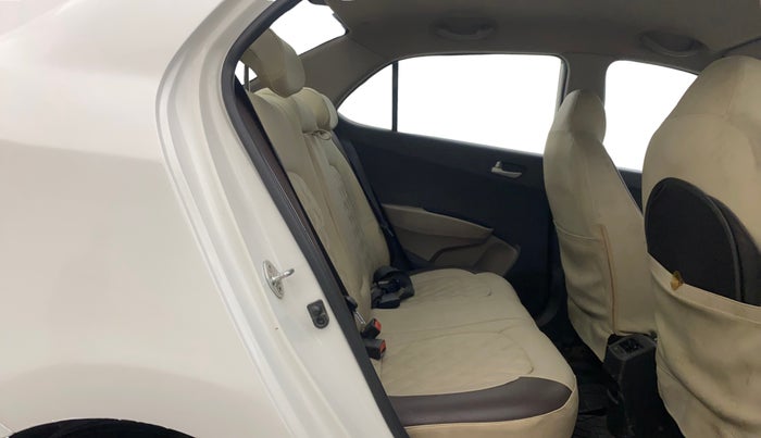 2015 Hyundai Xcent S (O) 1.2, CNG, Manual, 72,300 km, Right Side Rear Door Cabin