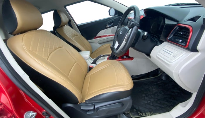 2021 Mahindra XUV300 W8 1.2 PETROL, Petrol, Manual, 55,848 km, Right Side Front Door Cabin