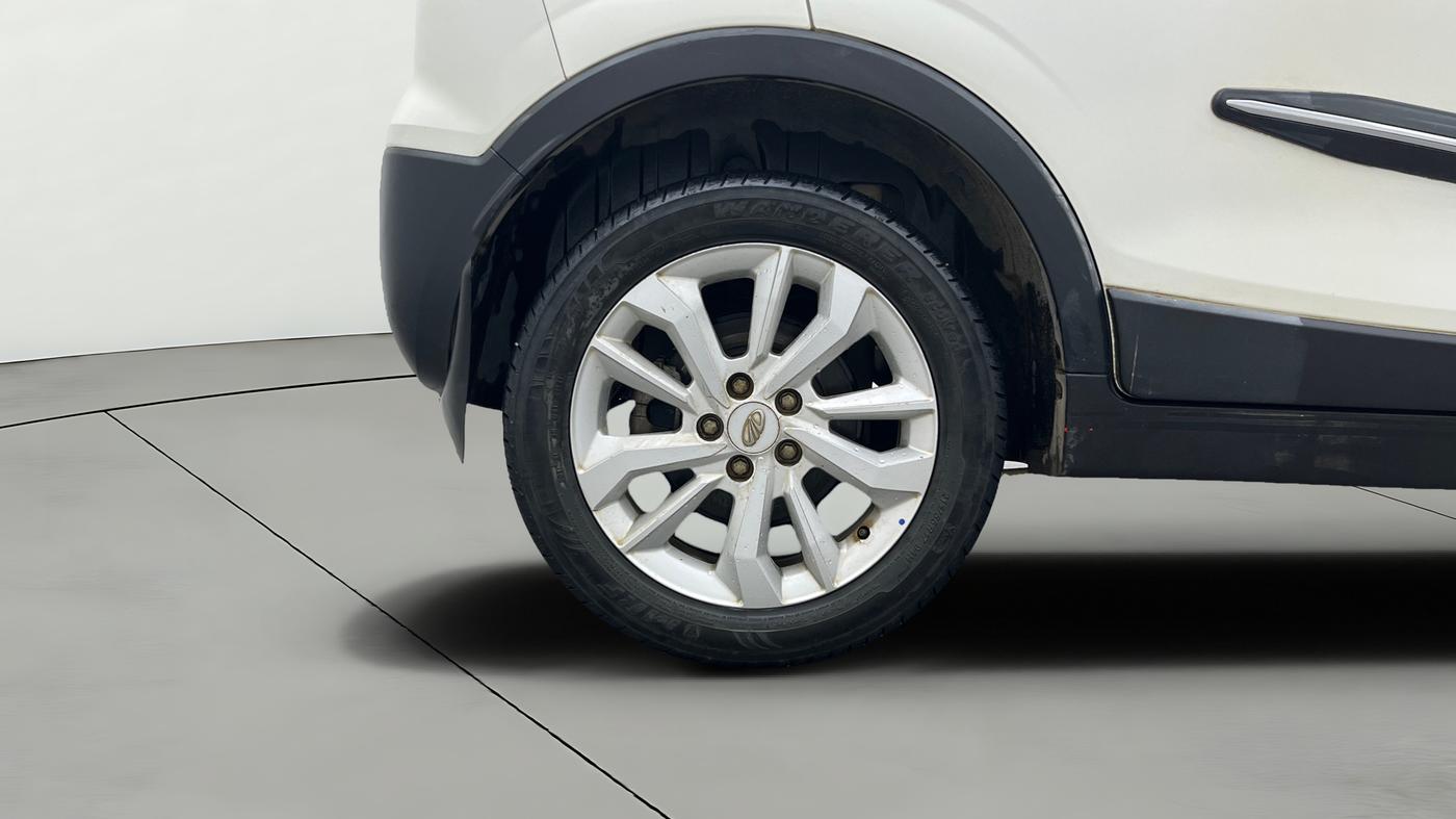 2022 Mahindra XUV300 W8 1.5 DIESEL, Diesel, Manual, 44,851 km, Right Rear Wheel