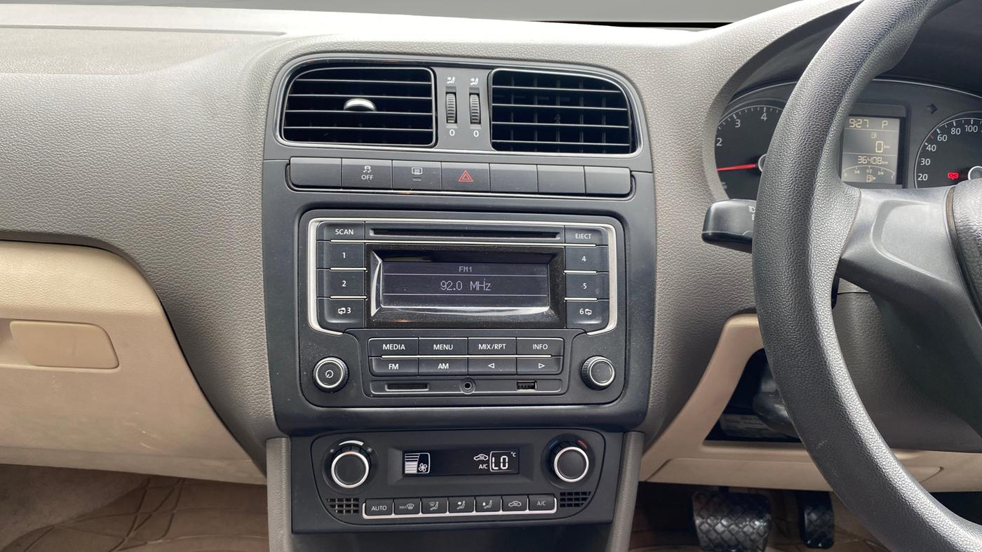 2014 Volkswagen Vento COMFORTLINE TSI AT PETROL, Petrol, Automatic, 36,400 km, Air Conditioner