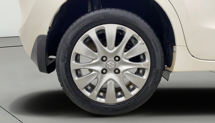 2016 Maruti Baleno ALPHA DIESEL 1.3, Diesel, Manual, 1,26,068 km, Right Rear Wheel