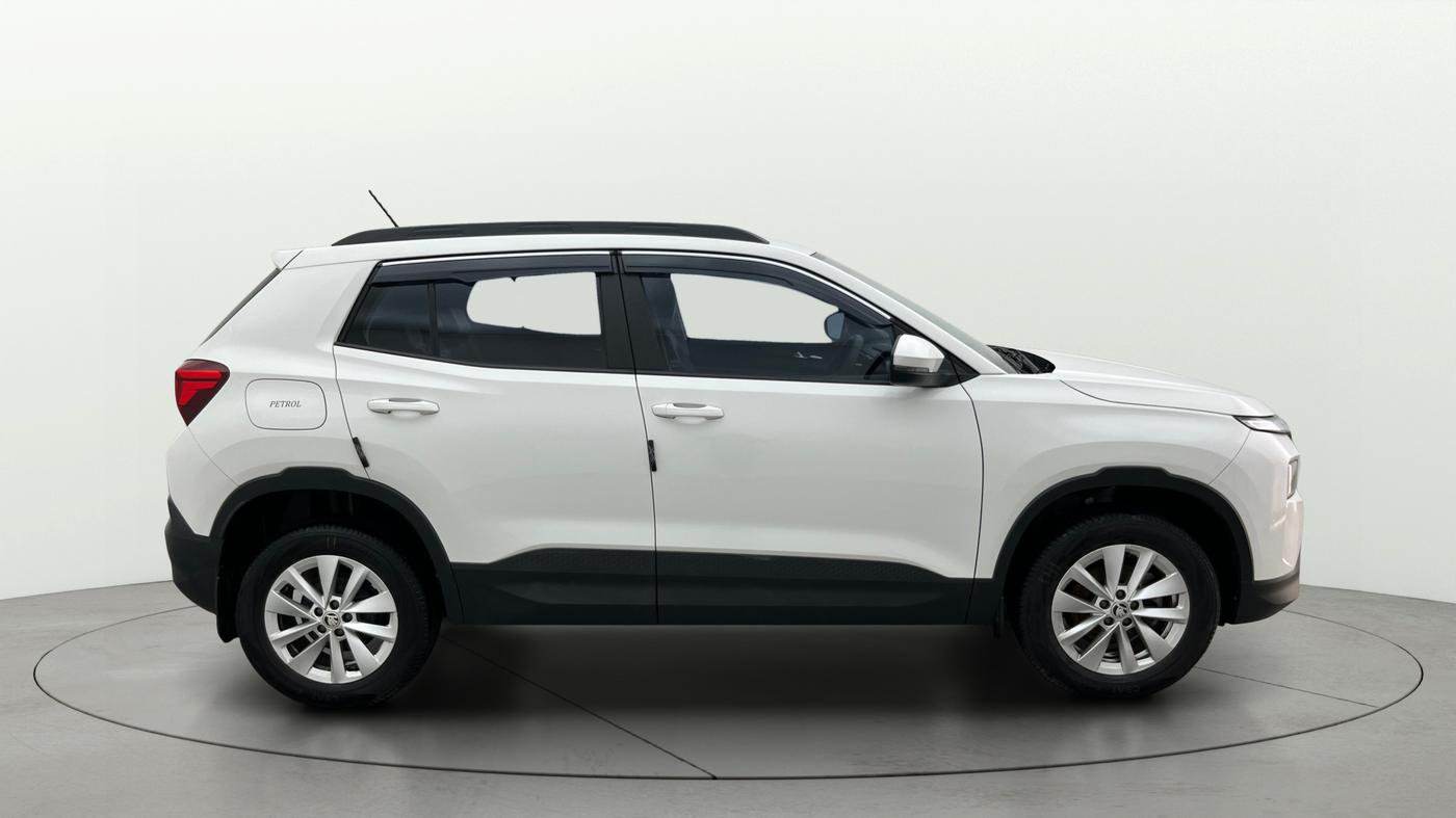 2025 Skoda Kylaq Signature, Petrol, Manual, 15,643 km, Right Side View
