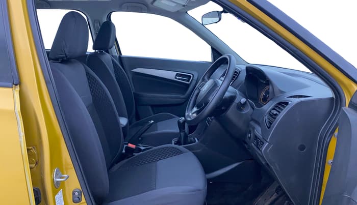 2016 Maruti Vitara Brezza ZDI PLUS, Diesel, Manual, 94,151 km, Right Side Front Door Cabin