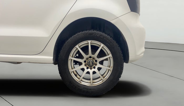 2014 Volkswagen Polo HIGHLINE1.2L, Petrol, Manual, 1,18,268 km, Left Rear Wheel