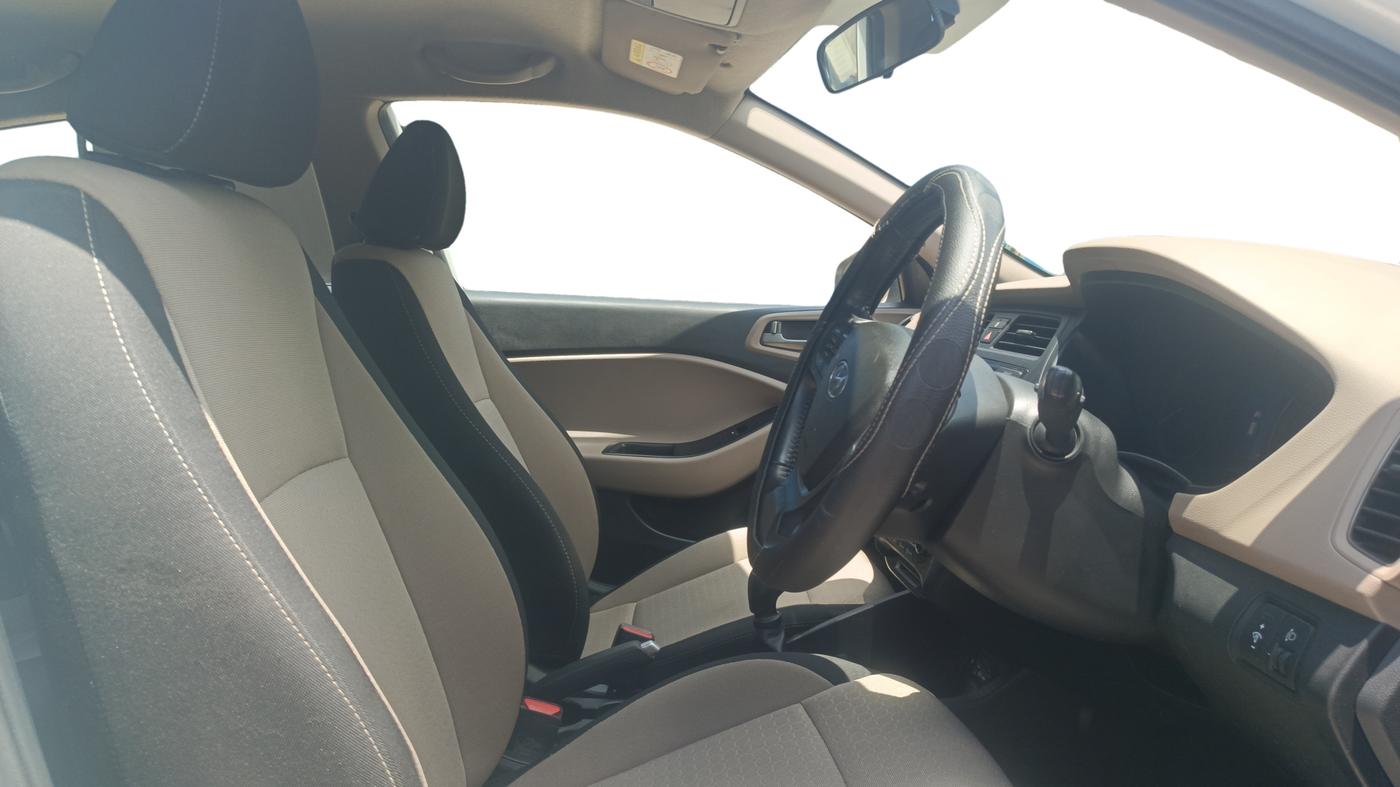 2015 Hyundai Elite i20 ASTA 1.2, Petrol, Manual, 50,385 km, Right Side Front Door Cabin