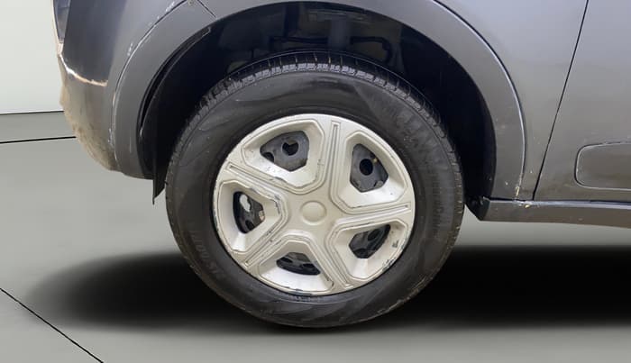 2018 Tata NEXON XM PETROL, CNG, Manual, 1,20,081 km, Left Front Wheel