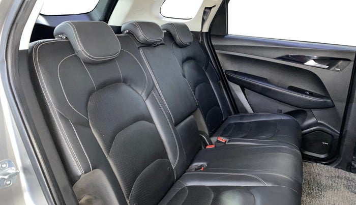2020 MG HECTOR SHARP 1.5 DCT PETROL, Petrol, Automatic, 63,928 km, Right Side Rear Door Cabin