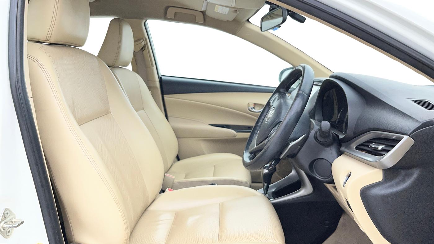 2018 Toyota YARIS VX CVT, Petrol, Automatic, 1,19,403 km, Right Side Front Door Cabin
