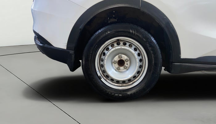 2023 Mahindra XUV700 MX P MT 5 STR, Petrol, Manual, 55,482 km, Right Rear Wheel