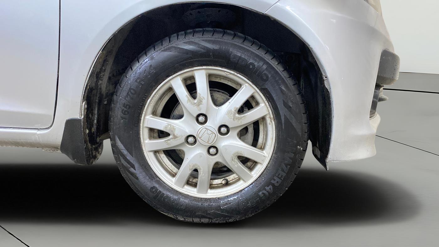 2014 Honda Brio VX AT, Petrol, Automatic, 81,681 km, Right Front Wheel