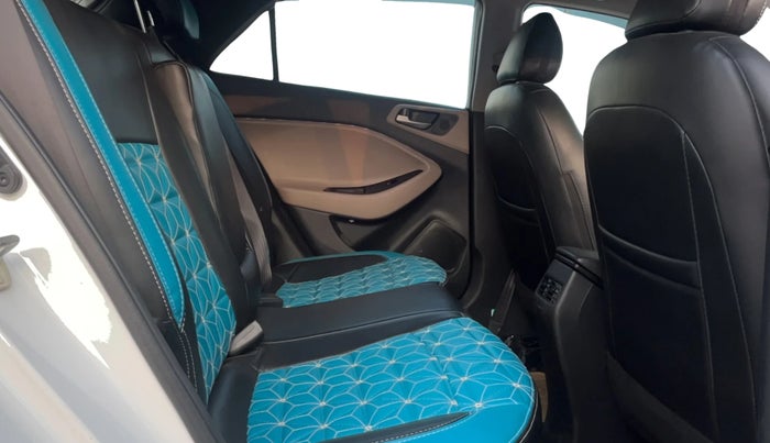 2018 Hyundai Elite i20 ASTA 1.2 (O), Petrol, Manual, 65,406 km, Right Side Rear Door Cabin