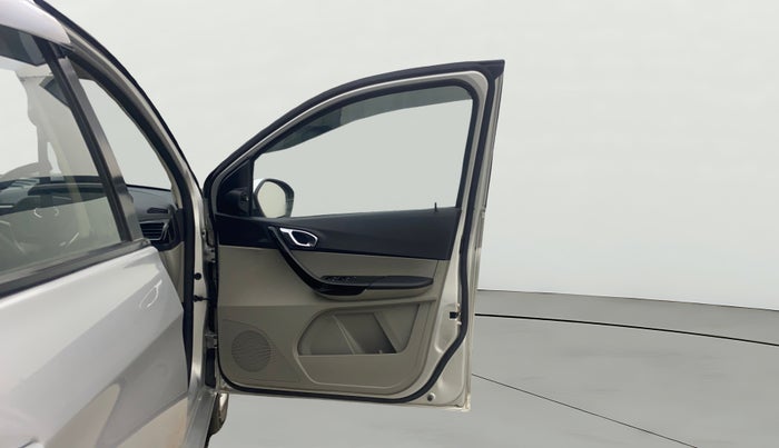 2017 Tata Tiago XZ PETROL, Petrol, Manual, 45,969 km, RHS Front Door