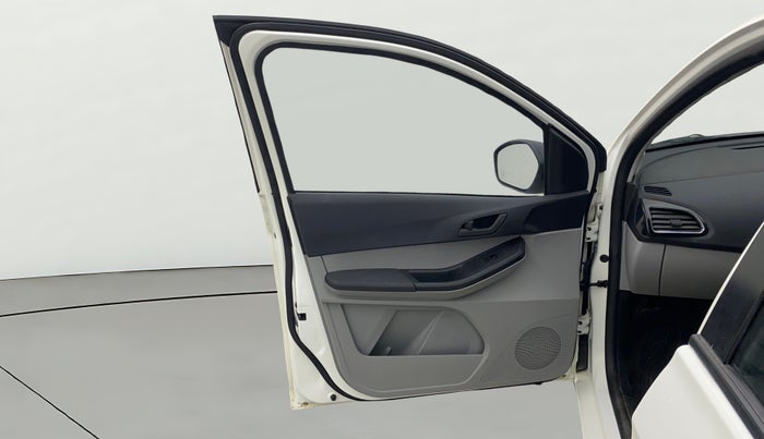 2024 Tata Tiago XT RHYTHM PETROL, Petrol, Manual, 41,577 km, LHS Front Door