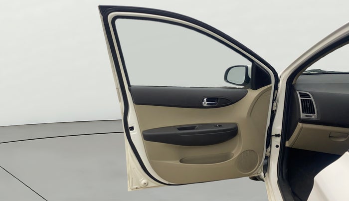 2014 Hyundai i20 SPORTZ 1.2, Petrol, Manual, 50,394 km, LHS Front Door