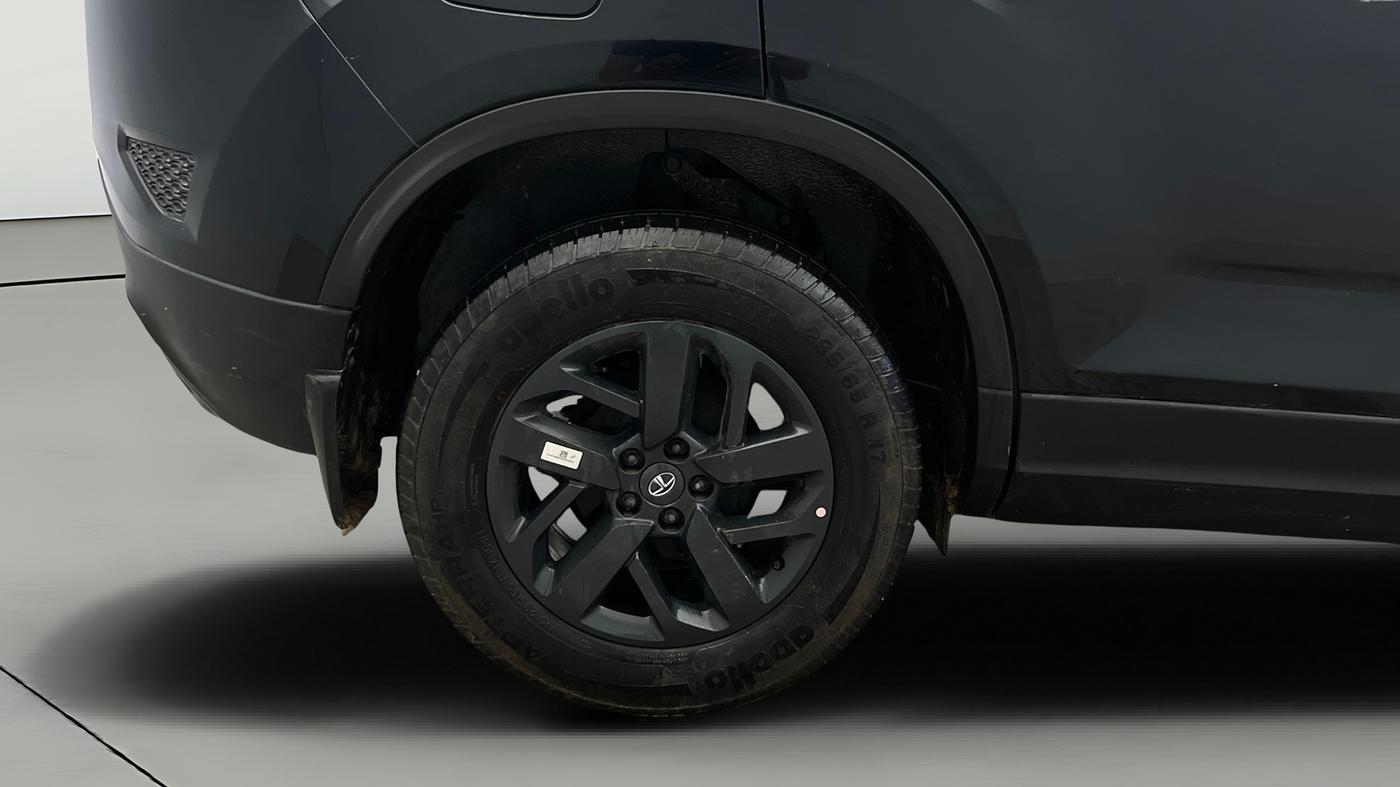2023 Tata Harrier XT PLUS 2.0L KRYOTEC DARK EDITON, Diesel, Manual, 35,423 km, Right Rear Wheel