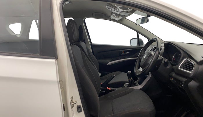 2019 Maruti S Cross DELTA 1.3, Diesel, Manual, 1,08,157 km, Right Side Front Door Cabin