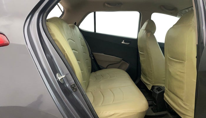 2017 Hyundai Grand i10 SPORTZ 1.2 KAPPA VTVT, CNG, Manual, 85,456 km, Right Side Rear Door Cabin