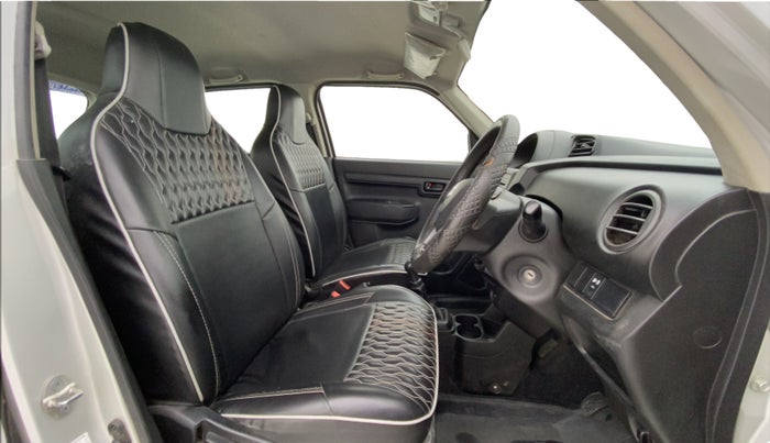 2020 Maruti S PRESSO VXI CNG, CNG, Manual, 1,26,387 km, Right Side Front Door Cabin