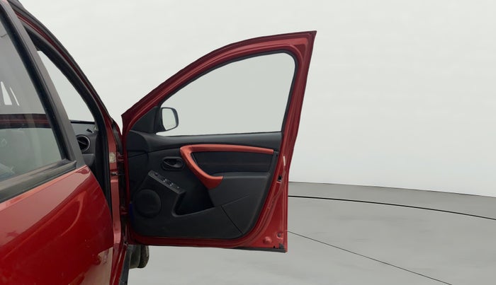 2017 Renault Duster RXS CVT, Petrol, Automatic, 89,423 km, RHS Front Door