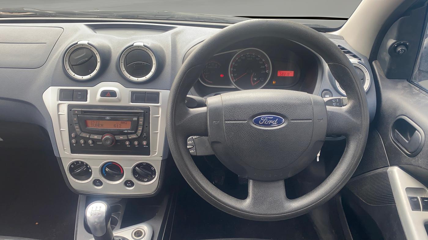 2014 Ford Figo TITANIUM 1.2 PETROL, Petrol, Manual, 58,275 km, Steering Wheel Close Up
