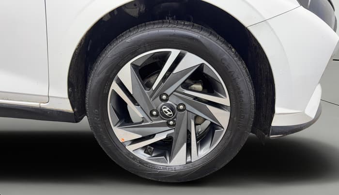 2022 Hyundai NEW I20 ASTA (O) 1.2 AT, Petrol, Automatic, 34,118 km, Right Front Wheel