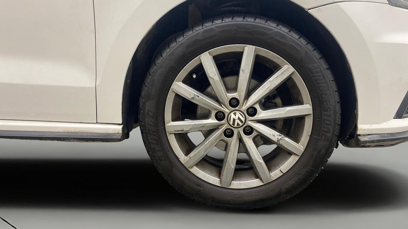 2019 Volkswagen Vento HIGHLINE PLUS 1.2 AT, Petrol, Automatic, 63,390 km, Right Front Wheel
