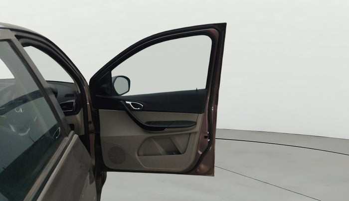 2016 Tata Tiago XZ PETROL, Petrol, Manual, 88,841 km, RHS Front Door