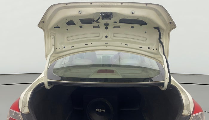 2014 Renault Scala RXL PETROL AT, Petrol, Automatic, 57,339 km, Boot Door Open