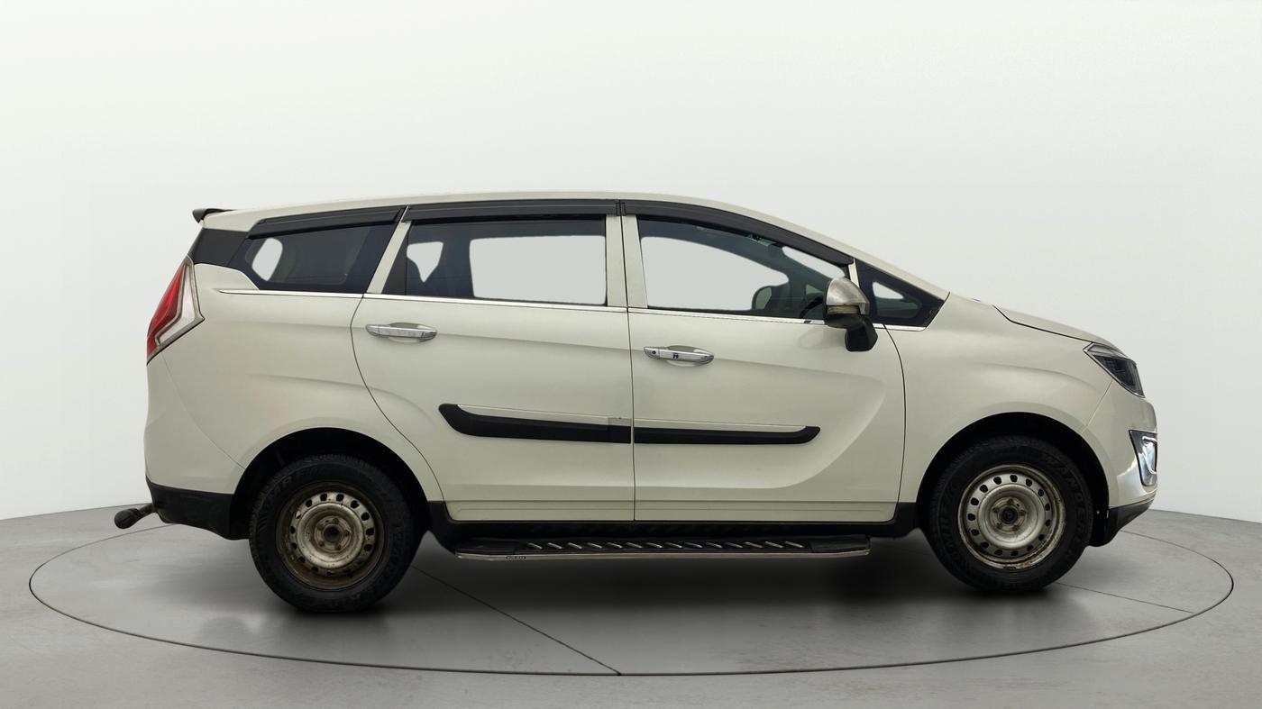 2019 Mahindra MARAZZO M2 8 STR, Diesel, Manual, 33,351 km, Right Side View