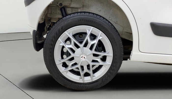 2014 Maruti Wagon R 1.0 VXI, CNG, Manual, 81,377 km, Right Rear Wheel